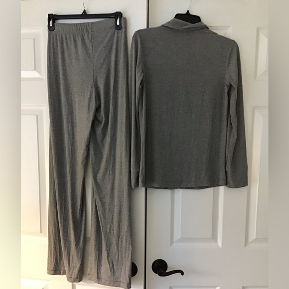SKIMS Soft Lounge Sleep Set | Heather Gray - Picture 13 of 16